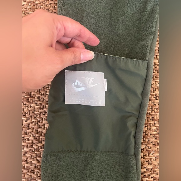 Boys Nike windbreaker/fleece pants - Picture 8 of 10